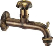 Кран типа Империя с традиционной кран-буксой, декоративной розеткой и аэратором 1/2" с отделкой под бронзу